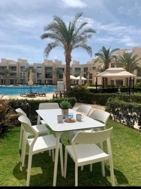 Mangroovy - Buena Vista Pool and Marina views